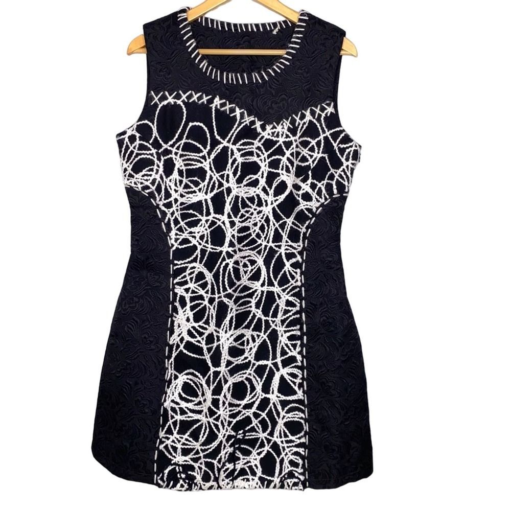 Paparazzi Black Embossed Knit Design Shift Dress Size Large !